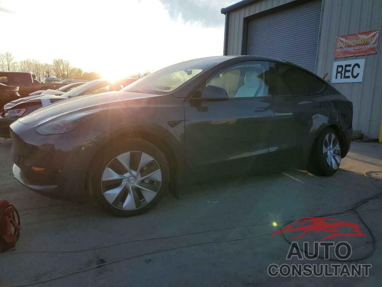 TESLA MODEL Y 2023 - 7SAYGDEE2PF830570