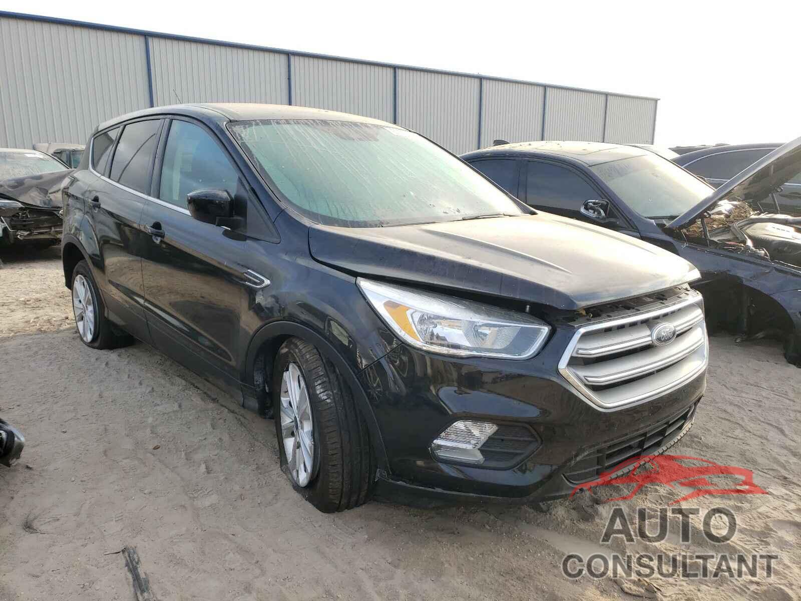 FORD ESCAPE 2017 - 1FMCU9GD6HUD03234