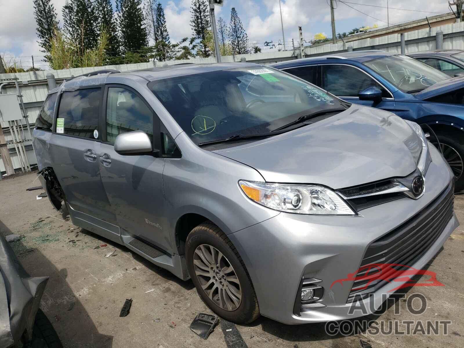 TOYOTA SIENNA 2018 - 5TDYZ3DC3JS947529