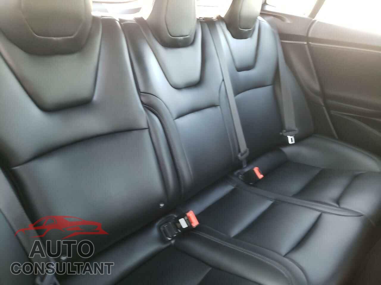 TESLA MODEL S 2018 - 5YJSA1E20JF258480