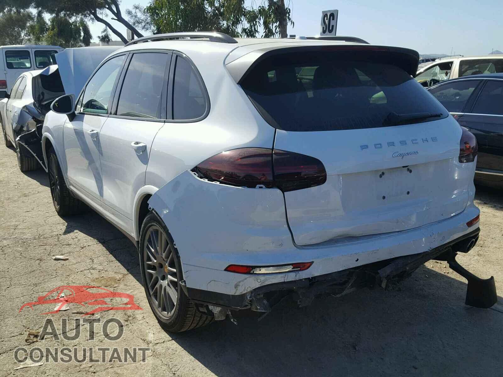 PORSCHE CAYENNE 2018 - WP1AA2A2XJKA02209