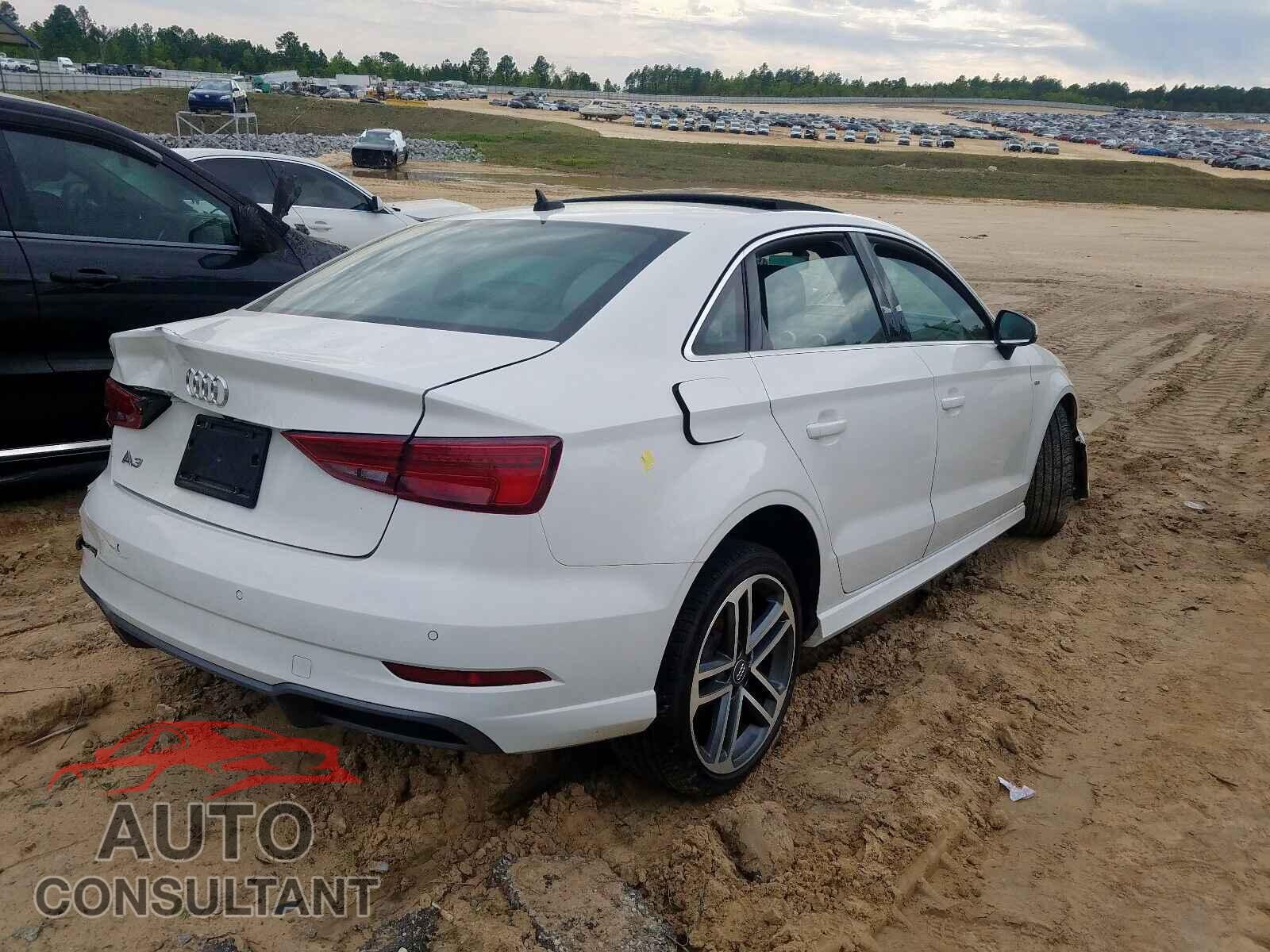 AUDI A3 2019 - WAUGUGFF6K1010985