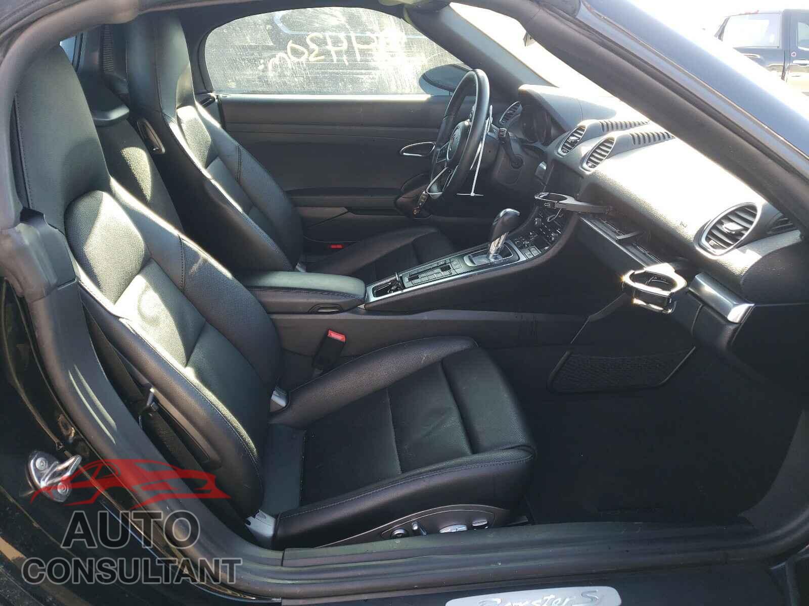 PORSCHE BOXSTER 2017 - WP0CB2A8XHS240115
