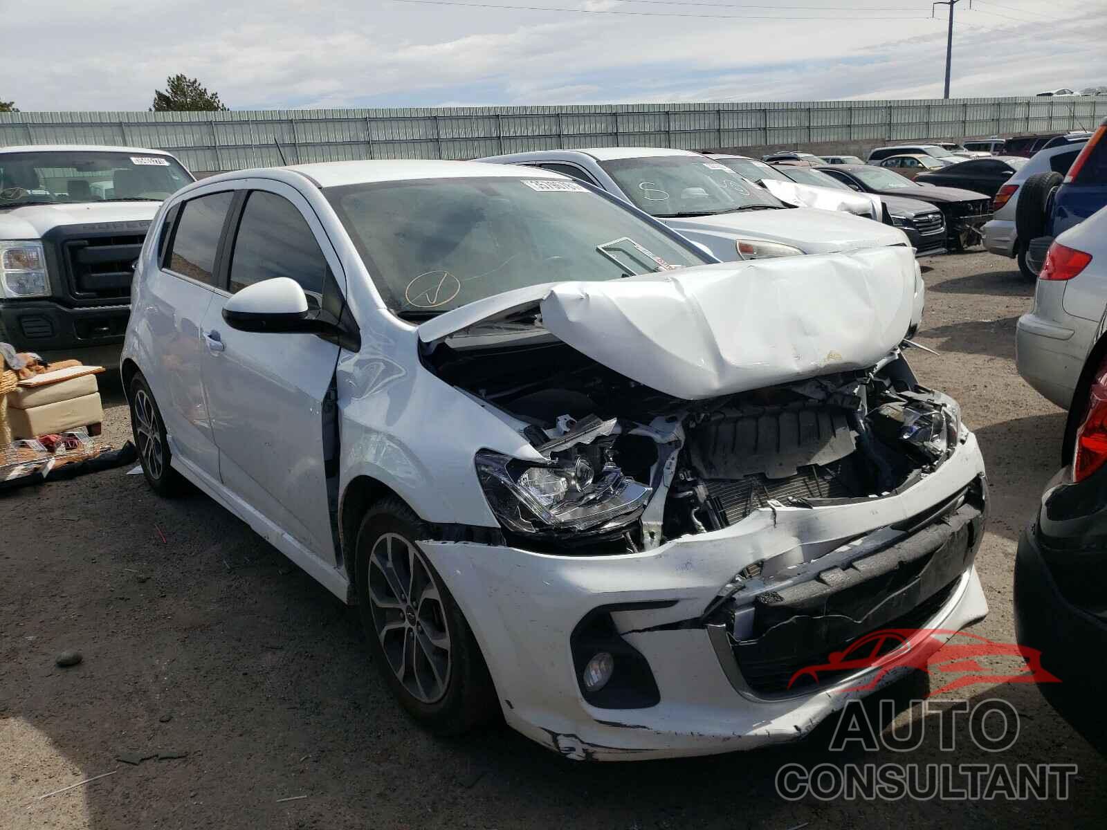 CHEVROLET SONIC 2018 - 1G1JD6SH2J4108699
