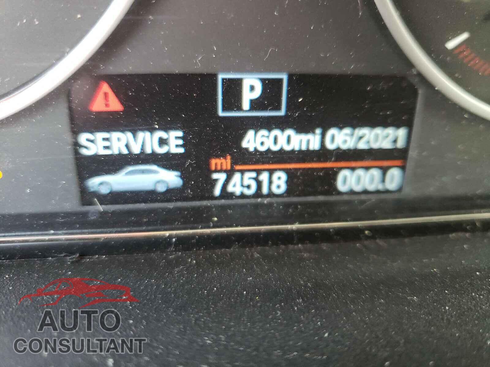 BMW 3 SERIES 2016 - WBA8E3G55GNU01982