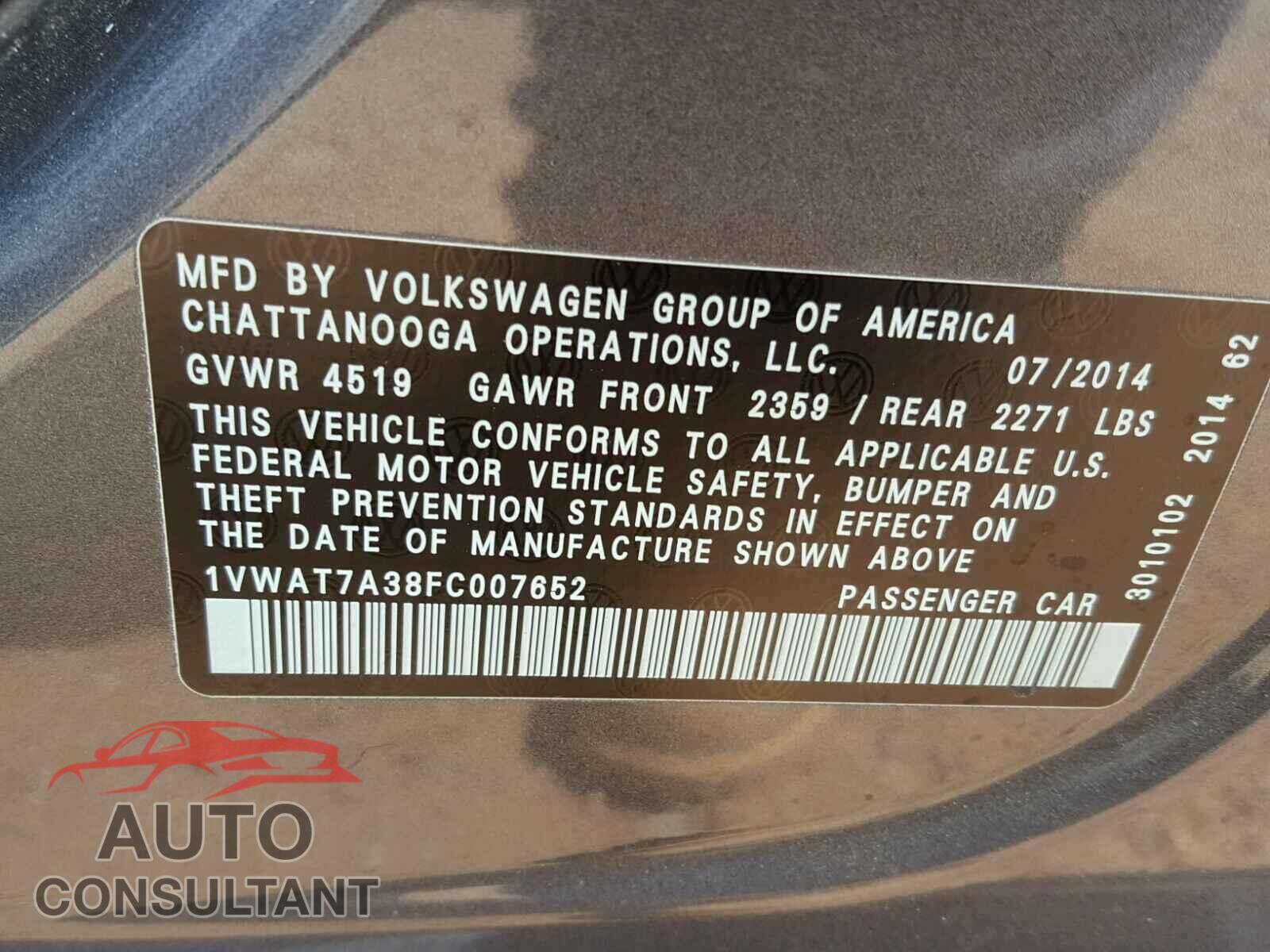 VOLKSWAGEN PASSAT 2015 - 1VWAT7A38FC007652