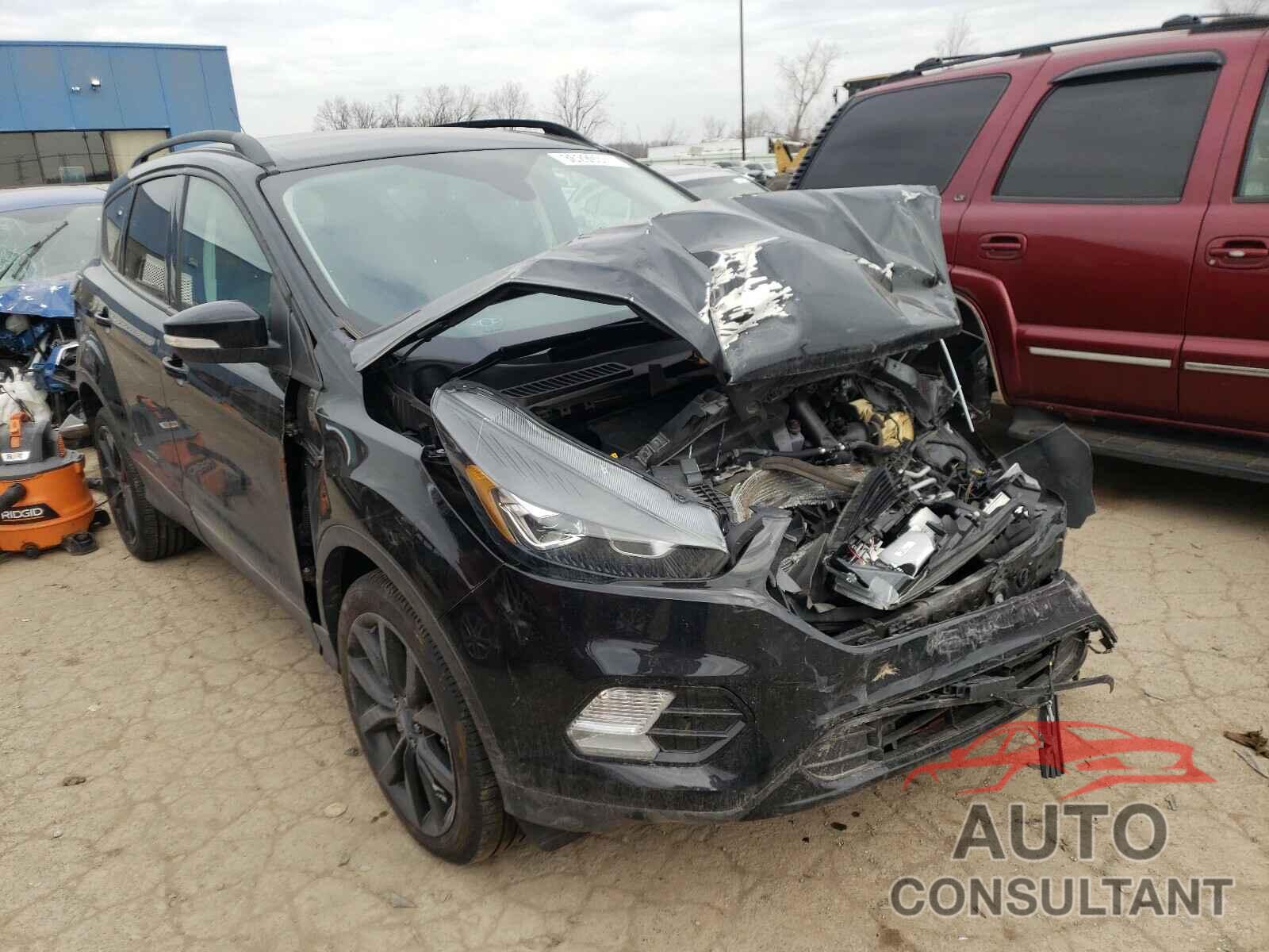 FORD ESCAPE 2017 - 1FMCU9J92HUA92084