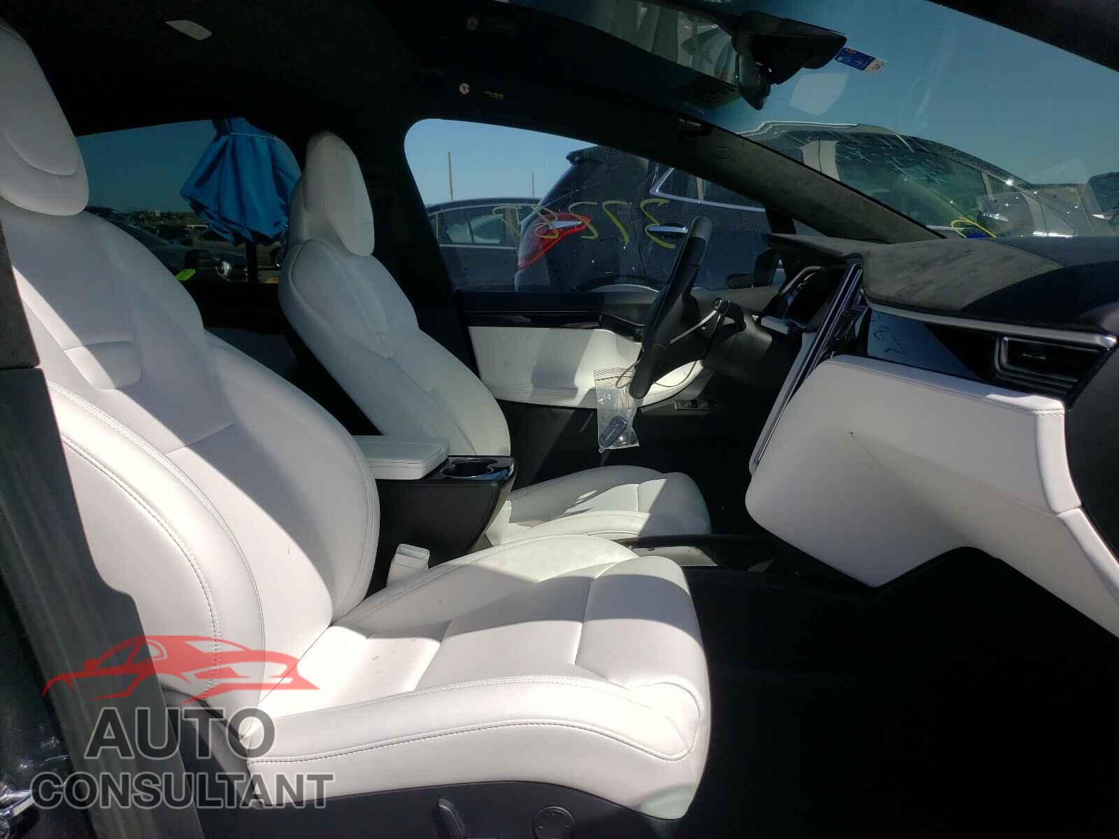 TESLA MODEL X 2017 - 5YJXCBE2XHF053541
