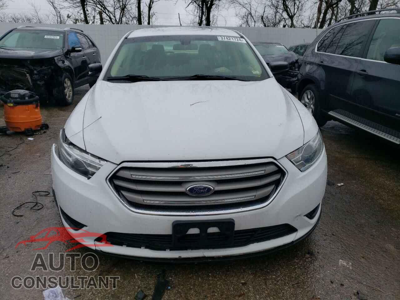 FORD TAURUS 2018 - 1FAHP2D89JG110103