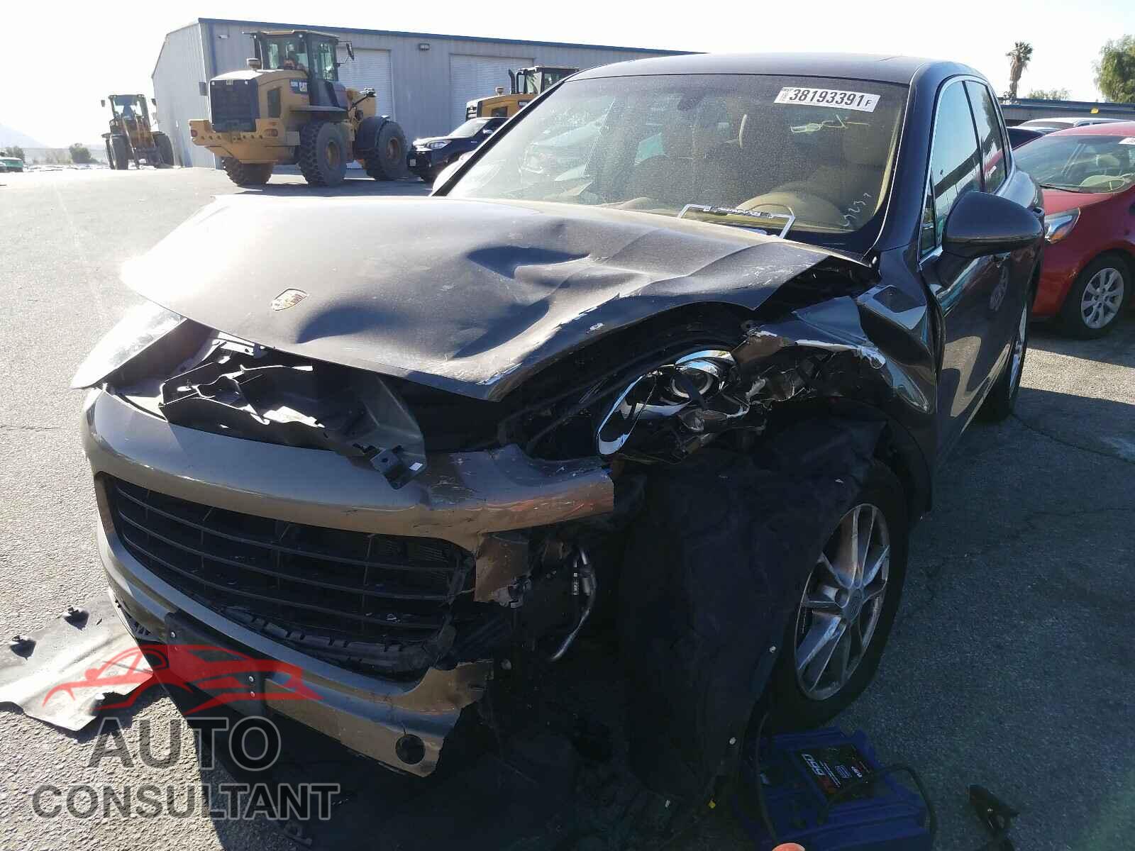 PORSCHE CAYENNE 2016 - WP1AA2A27GKA12575
