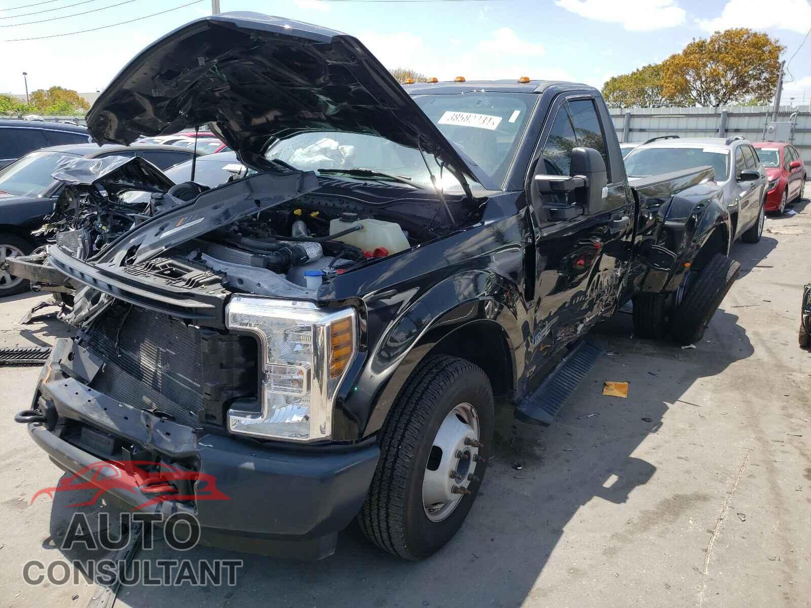 FORD F350 2018 - 1FTRF3CTXJEB41708