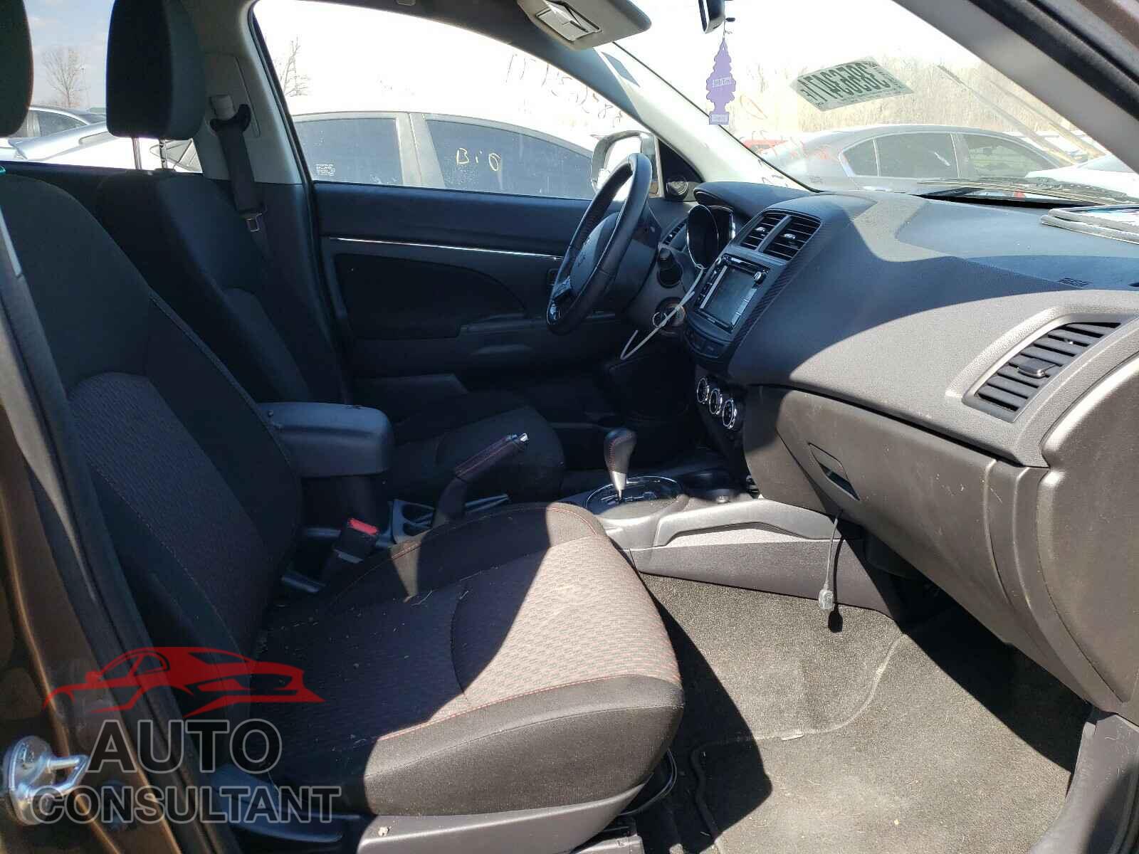 MITSUBISHI OUTLANDER 2017 - JA4AR3AUXHZ069292