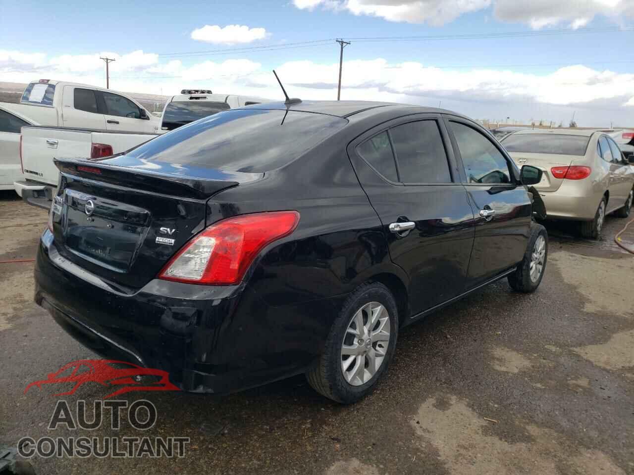 NISSAN VERSA 2018 - 3N1CN7AP1JL856479