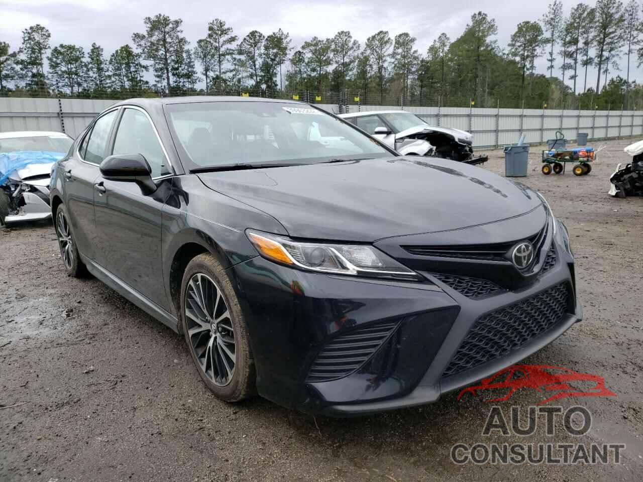 TOYOTA CAMRY 2018 - 4T1B11HK0JU038819