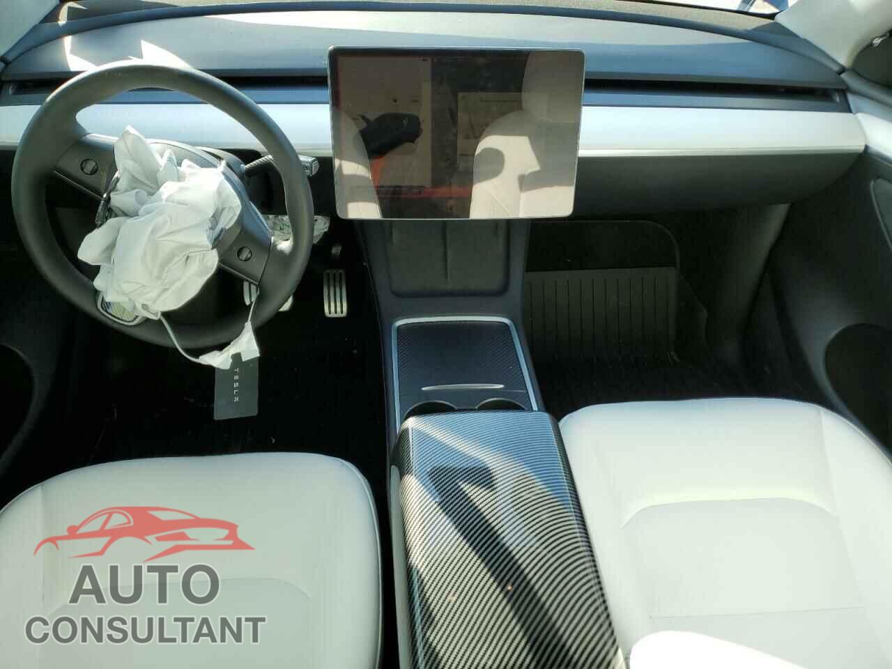 TESLA MODEL Y 2022 - 7SAYGDEF7NF520582