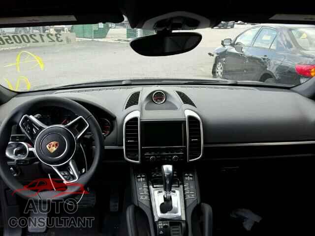 PORSCHE CAYENNE 2016 - WP1AA2A27GKA15606
