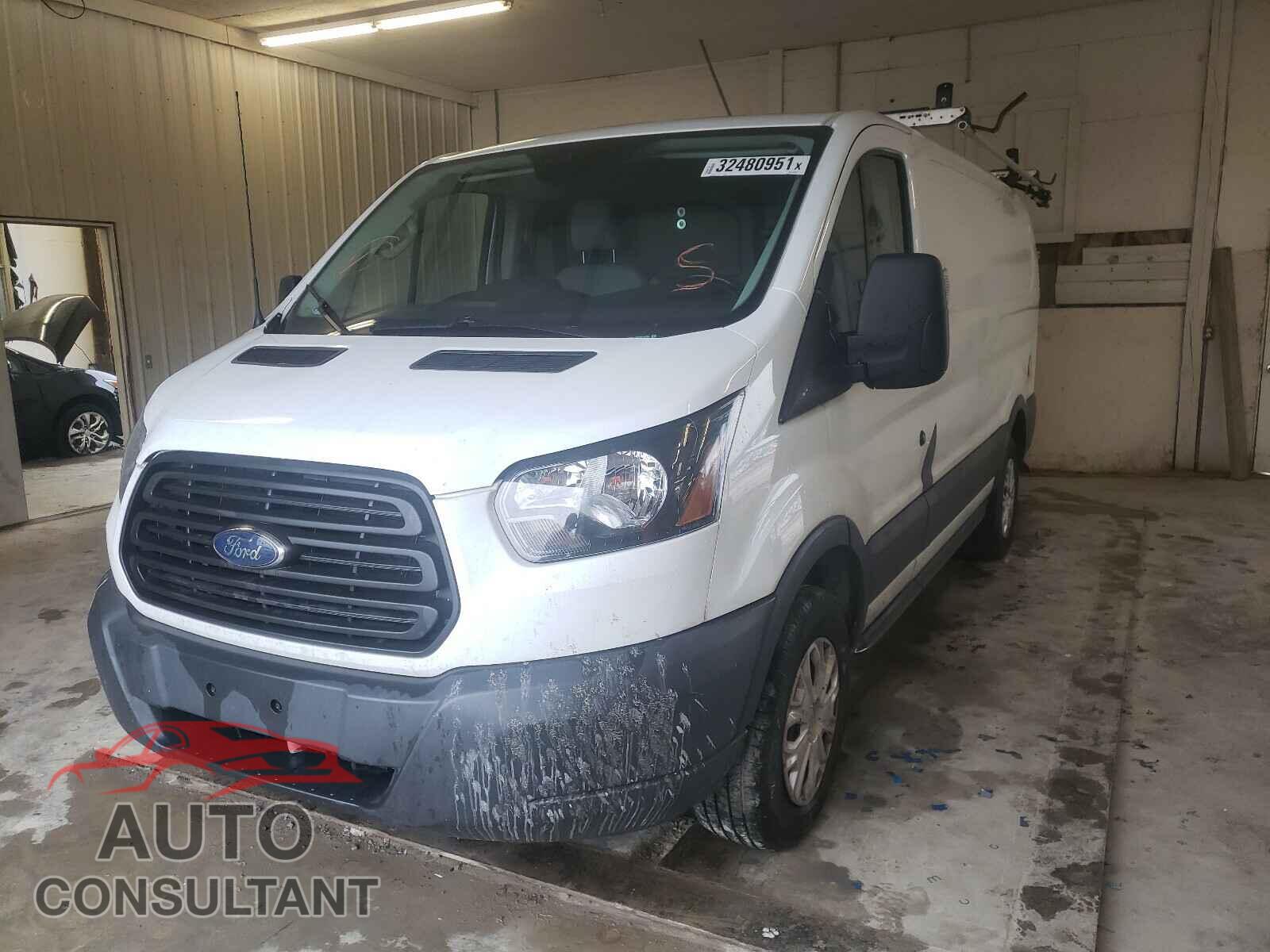 FORD TRANSIT CO 2017 - 1FTYR1YM7HKB49205