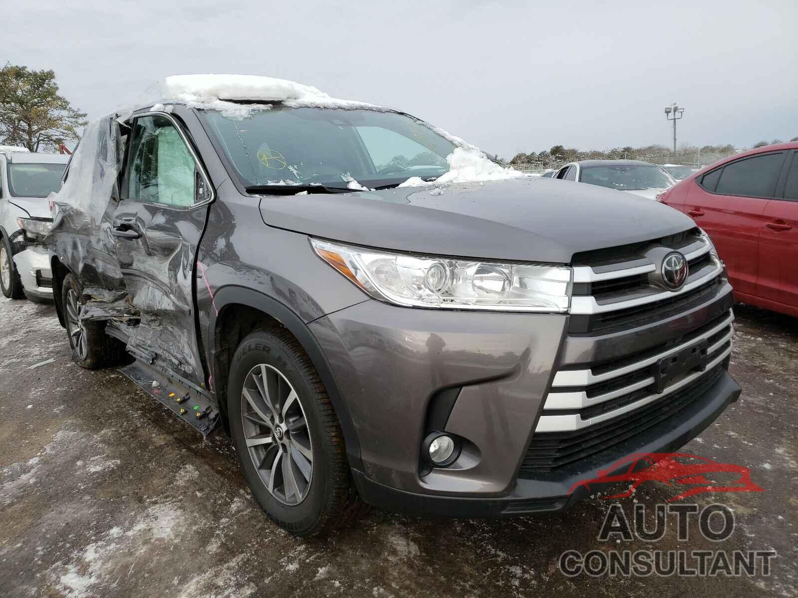 TOYOTA HIGHLANDER 2018 - 5TDJZRFH5JS550787