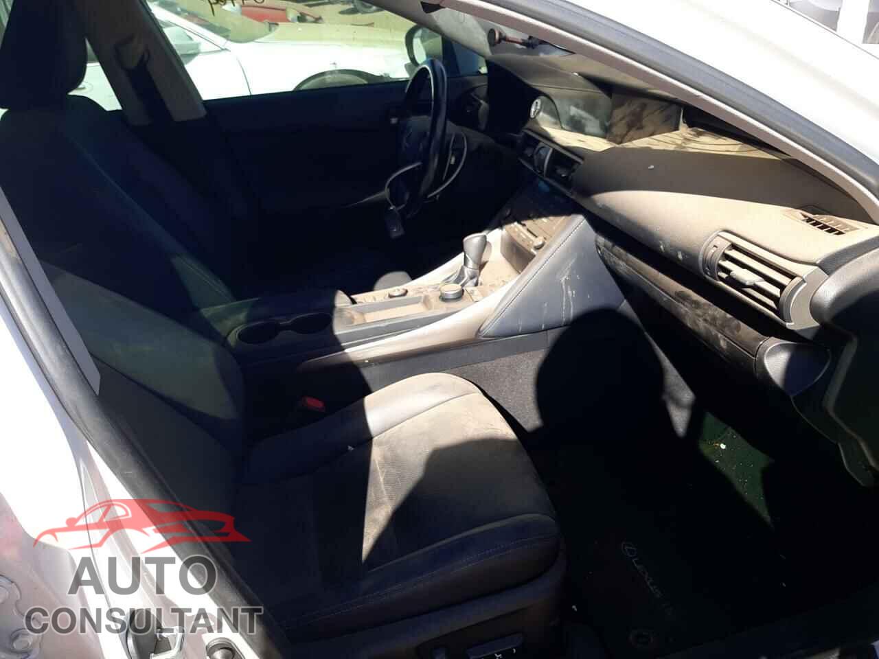 LEXUS IS 2017 - JTHBA1D26H5042385