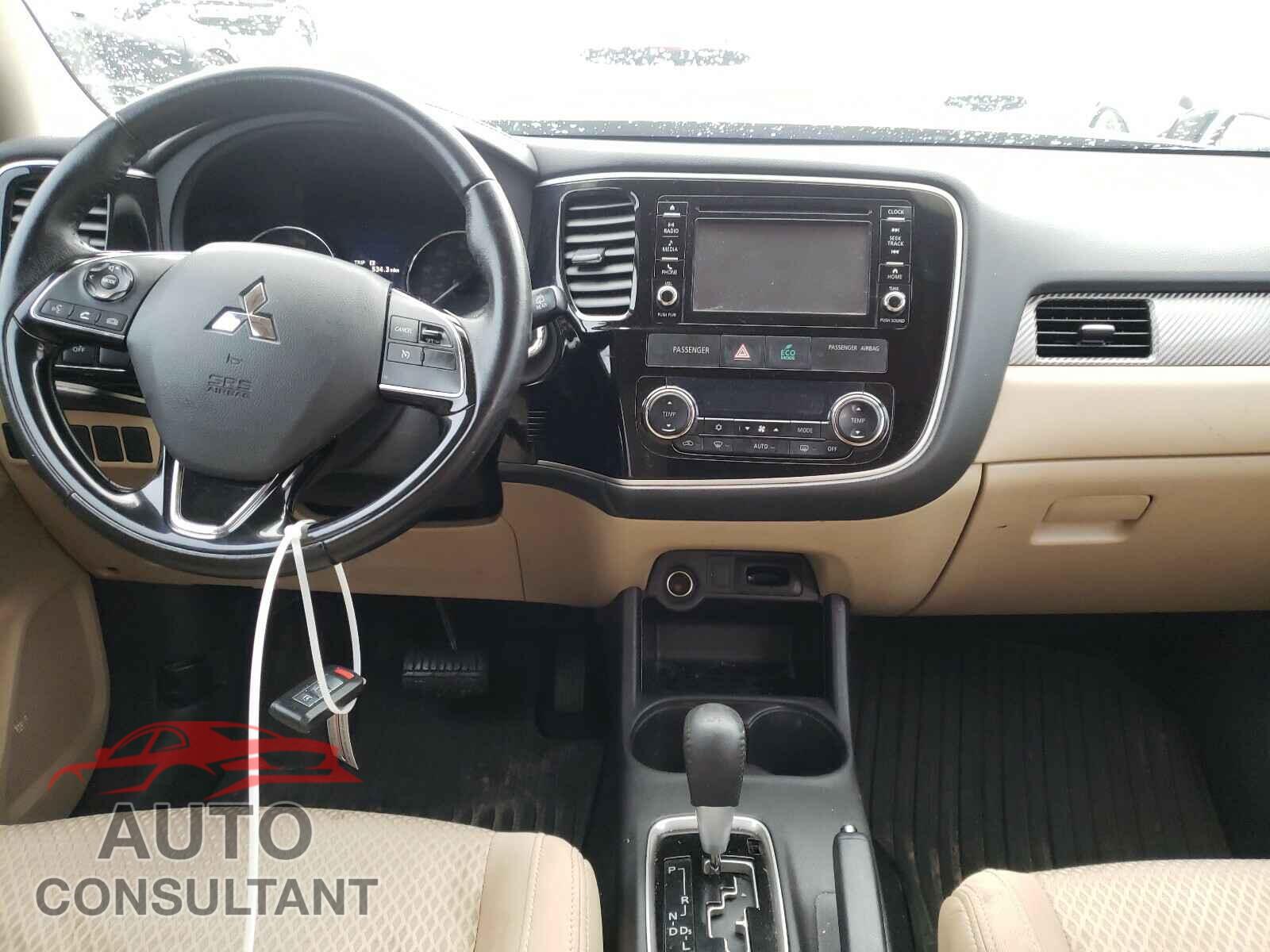 MITSUBISHI OUTLANDER 2016 - JA4AD3A37GZ005103