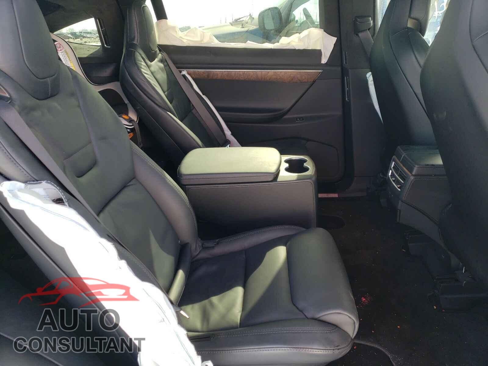 TESLA MODEL X 2017 - 5YJXCBE20HF057663