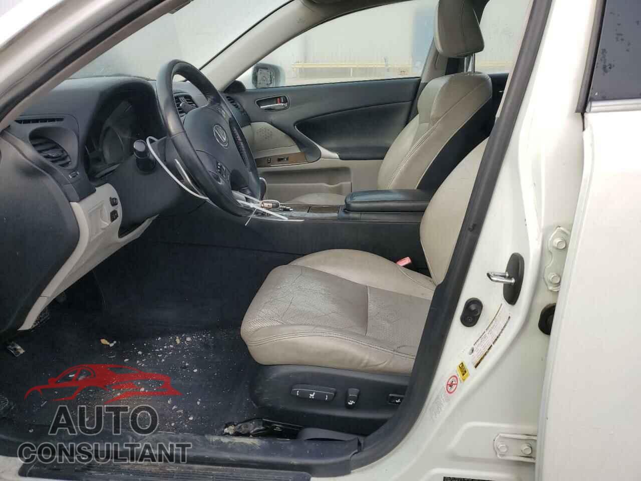 LEXUS IS 2010 - JTHBF5C22A5111945
