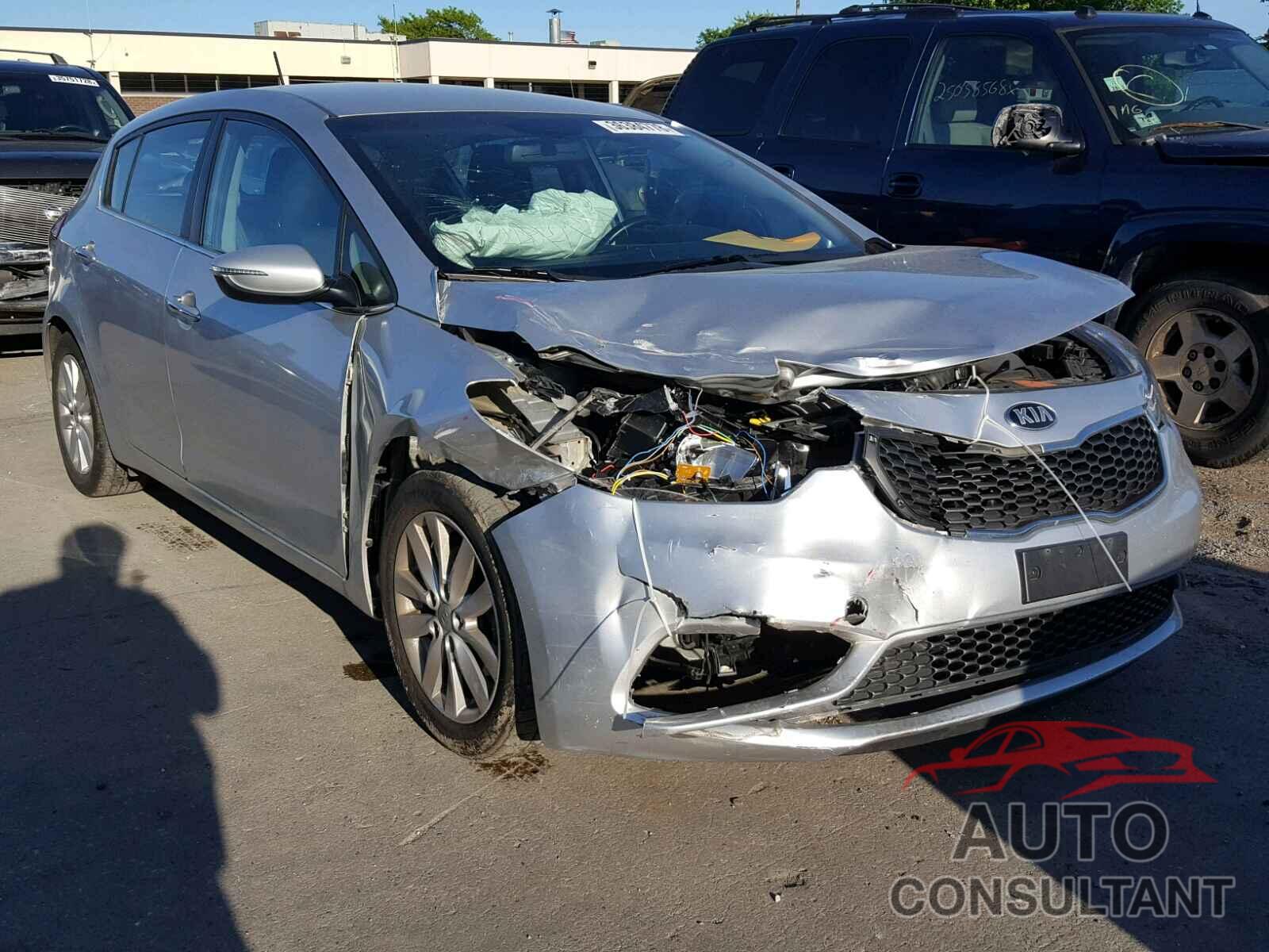 KIA FORTE 2015 - KNAFX5A80F5301027