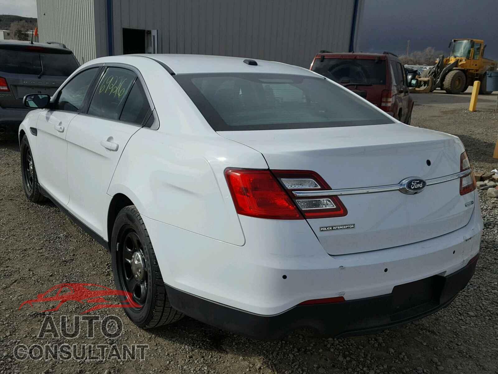 FORD TAURUS 2016 - 1HGCR3F91HA041433