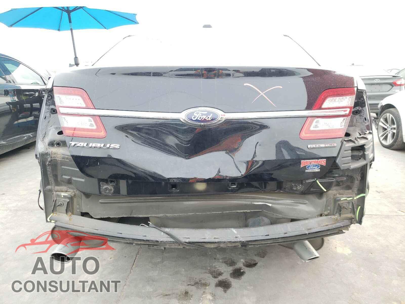 FORD TAURUS 2017 - 1FAHP2D82HG125164