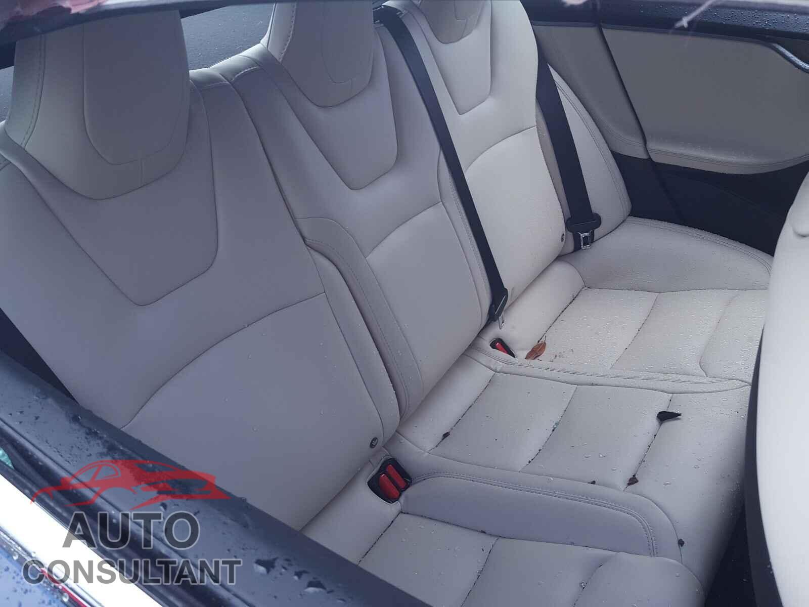 TESLA MODEL S 2021 - 5YJSA1E24MF421720