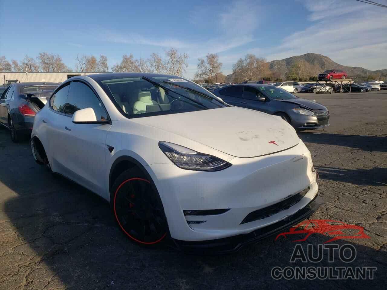 TESLA MODEL Y 2021 - 5YJYGAEE5MF247238