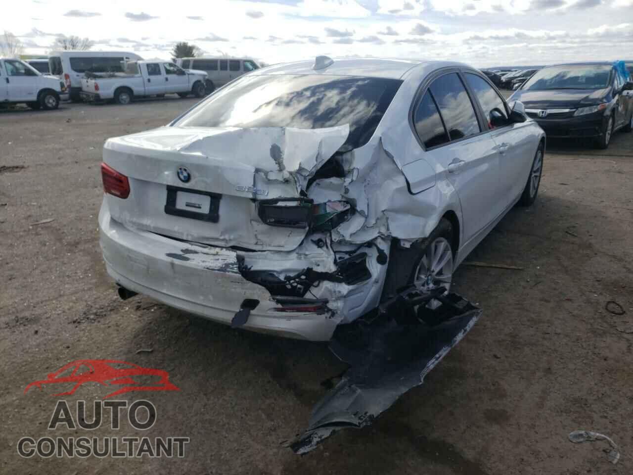 BMW 3 SERIES 2017 - WBA8E1G50HNU14824