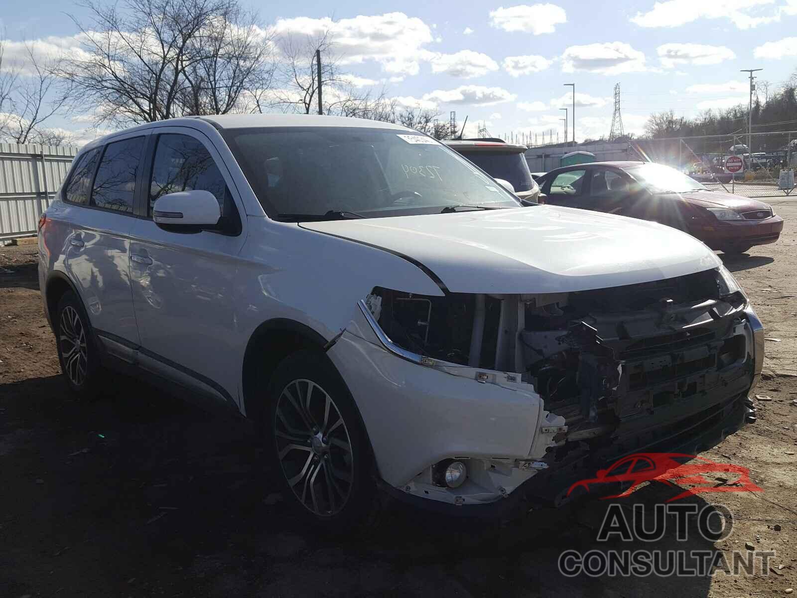 MITSUBISHI OUTLANDER 2018 - JA4AD3A32JZ039635