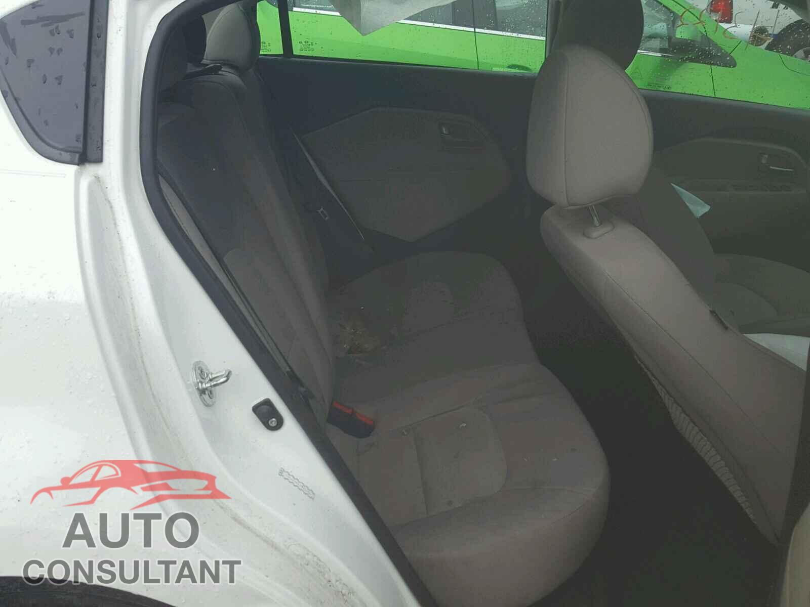 KIA RIO 2015 - KNADM4A30F6527660