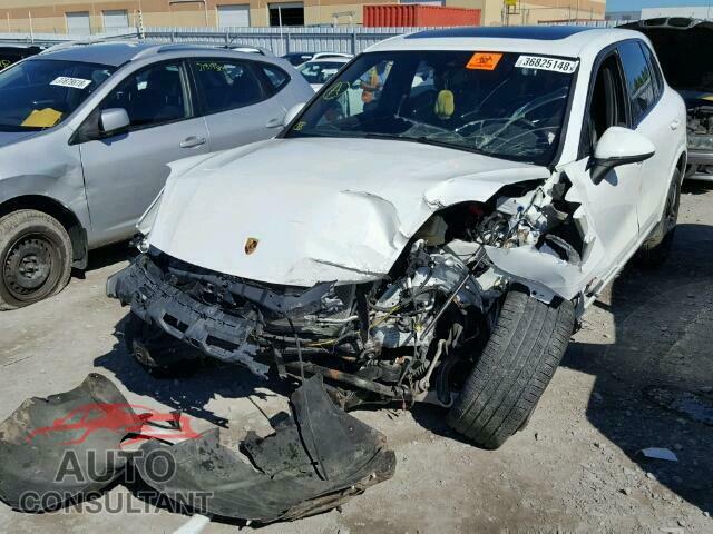 PORSCHE CAYENNE 2017 - WP1AA2A22HKA84396