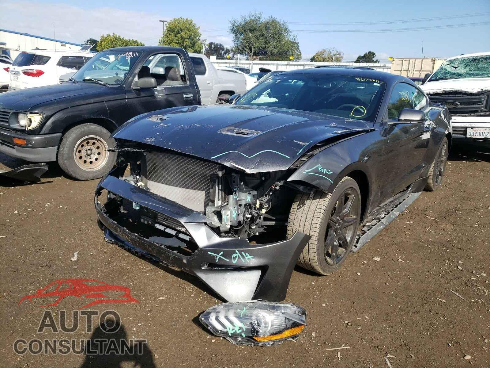 FORD MUSTANG 2018 - 1FA6P8TH5J5138200