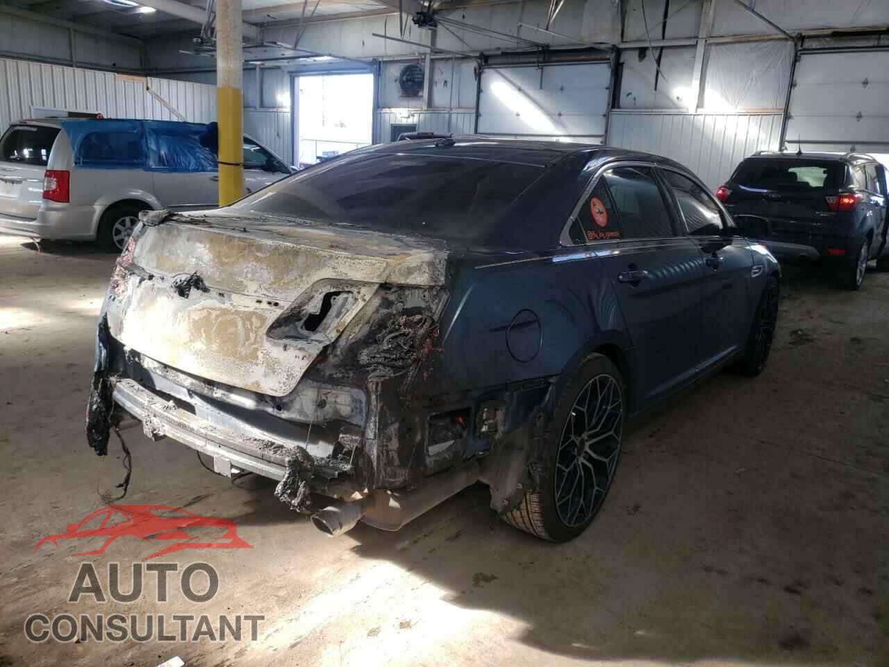 FORD TAURUS 2018 - 1FAHP2J84JG113382