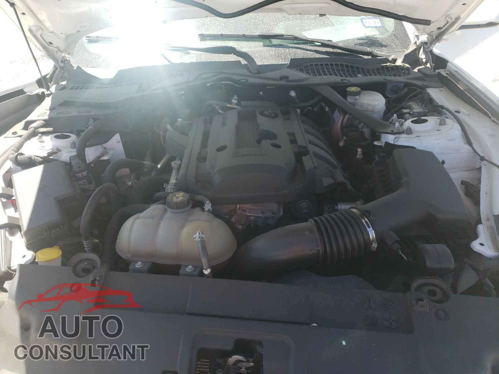 FORD MUSTANG 2018 - 1FATP8UH6J5157050