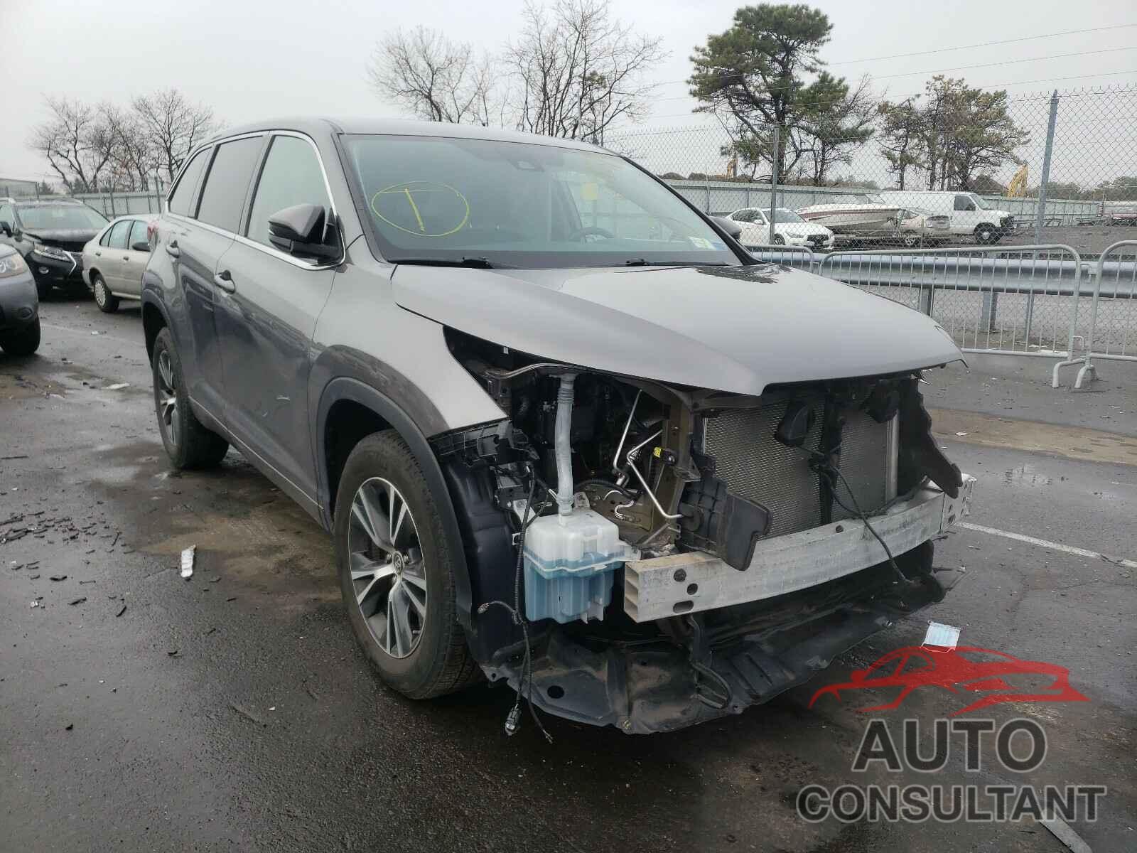 TOYOTA HIGHLANDER 2018 - 5TDZARFH9JS041330