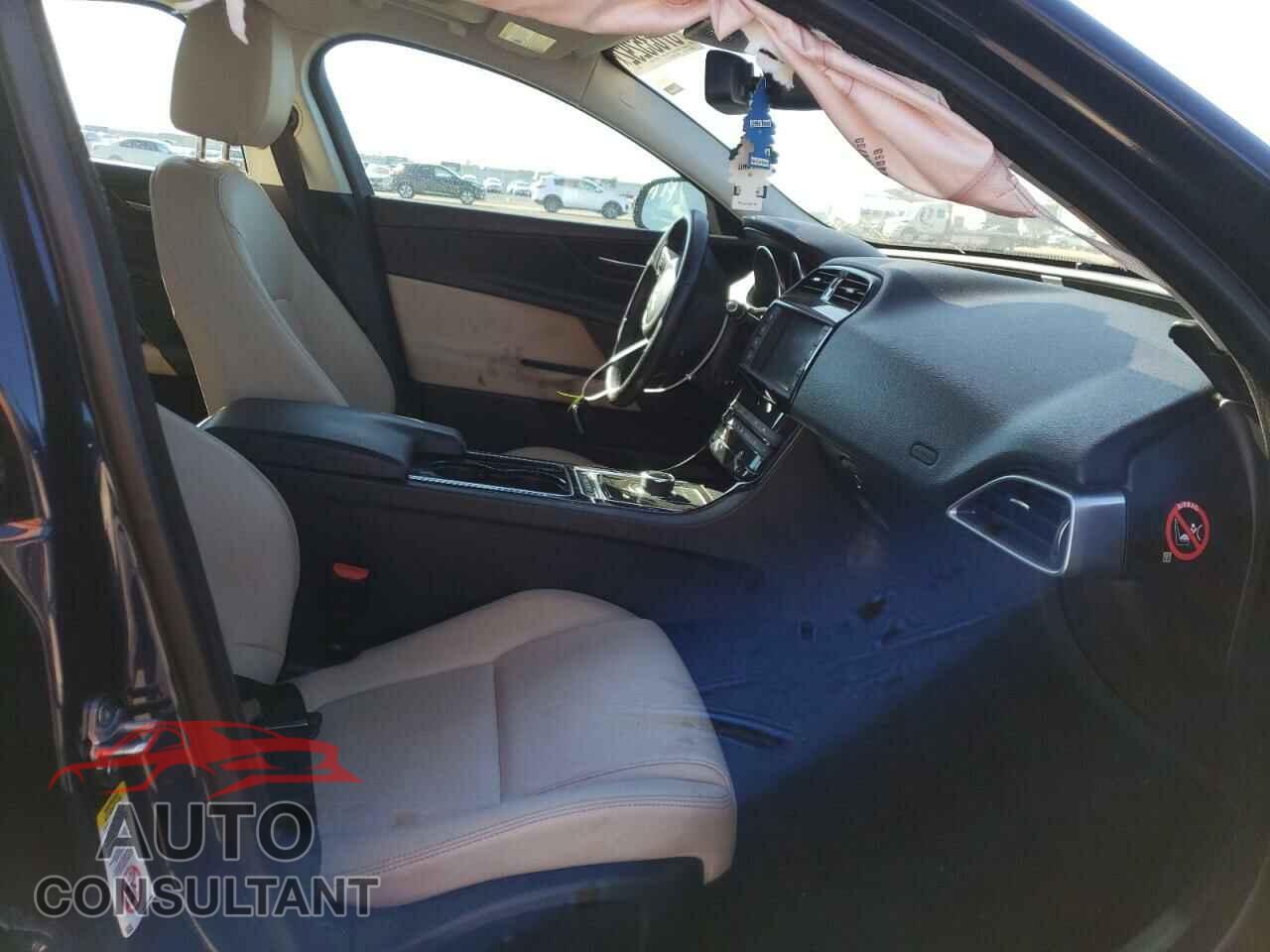 JAGUAR XE 2017 - SAJAR4BG3HA976096