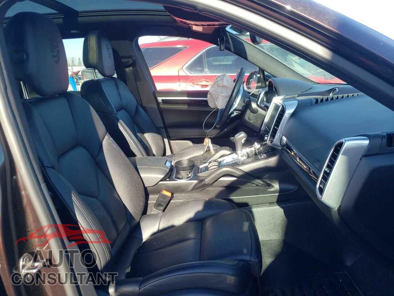 PORSCHE CAYENNE 2017 - WP1AA2A24HKA83234
