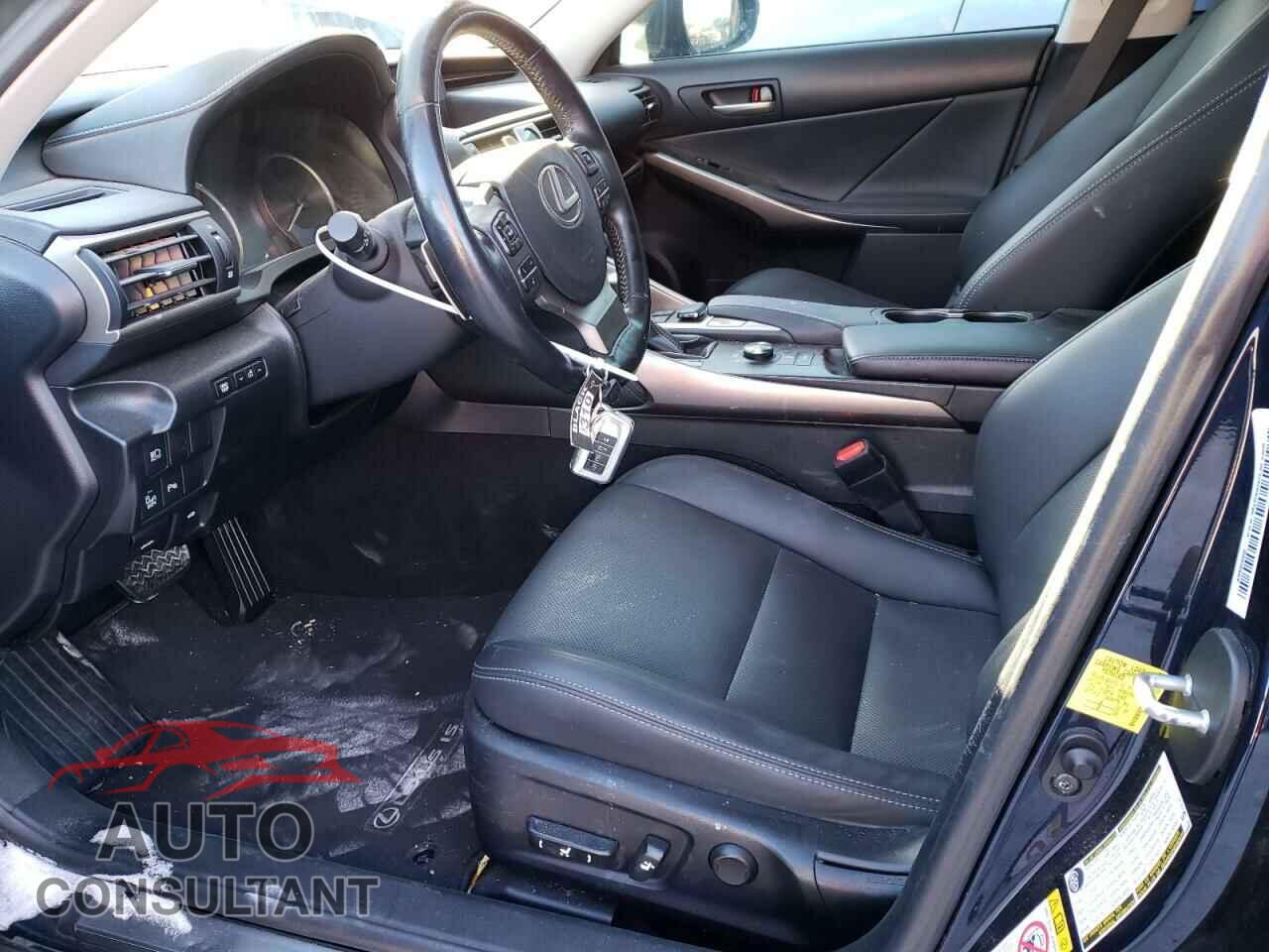 LEXUS IS 2017 - JTHBA1D29H5051632