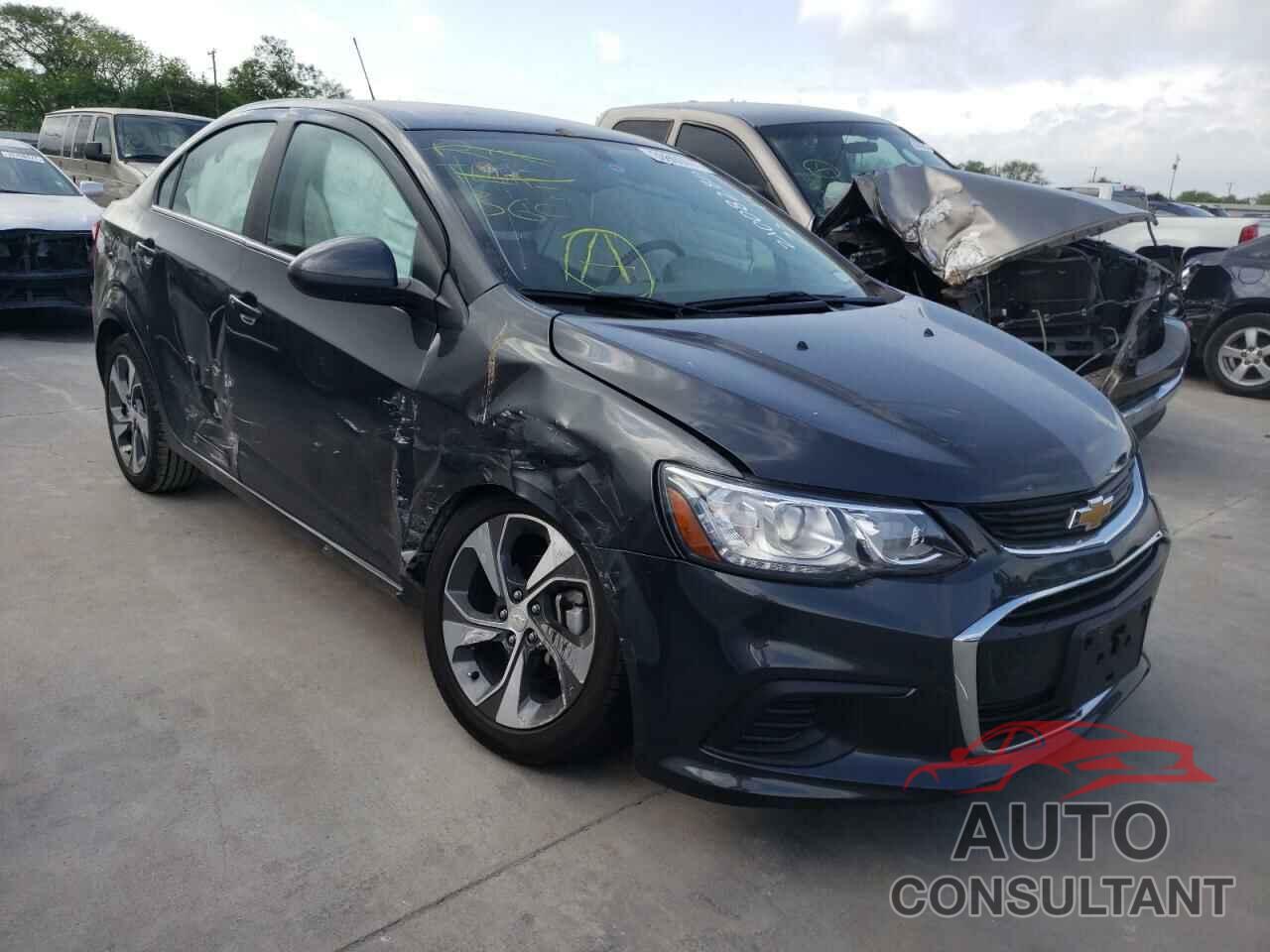 CHEVROLET SONIC 2018 - 1G1JF5SB6J4104266