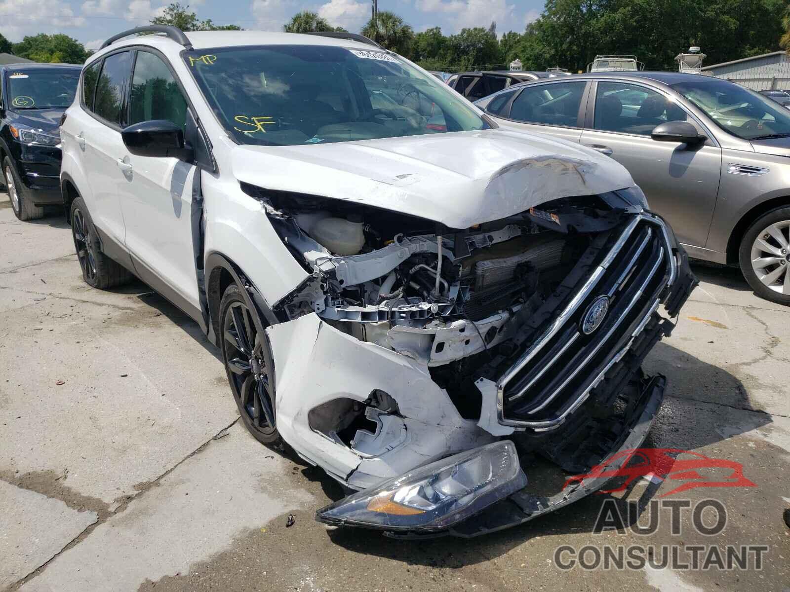 FORD ESCAPE 2019 - 1FMCU0GD3KUB06752