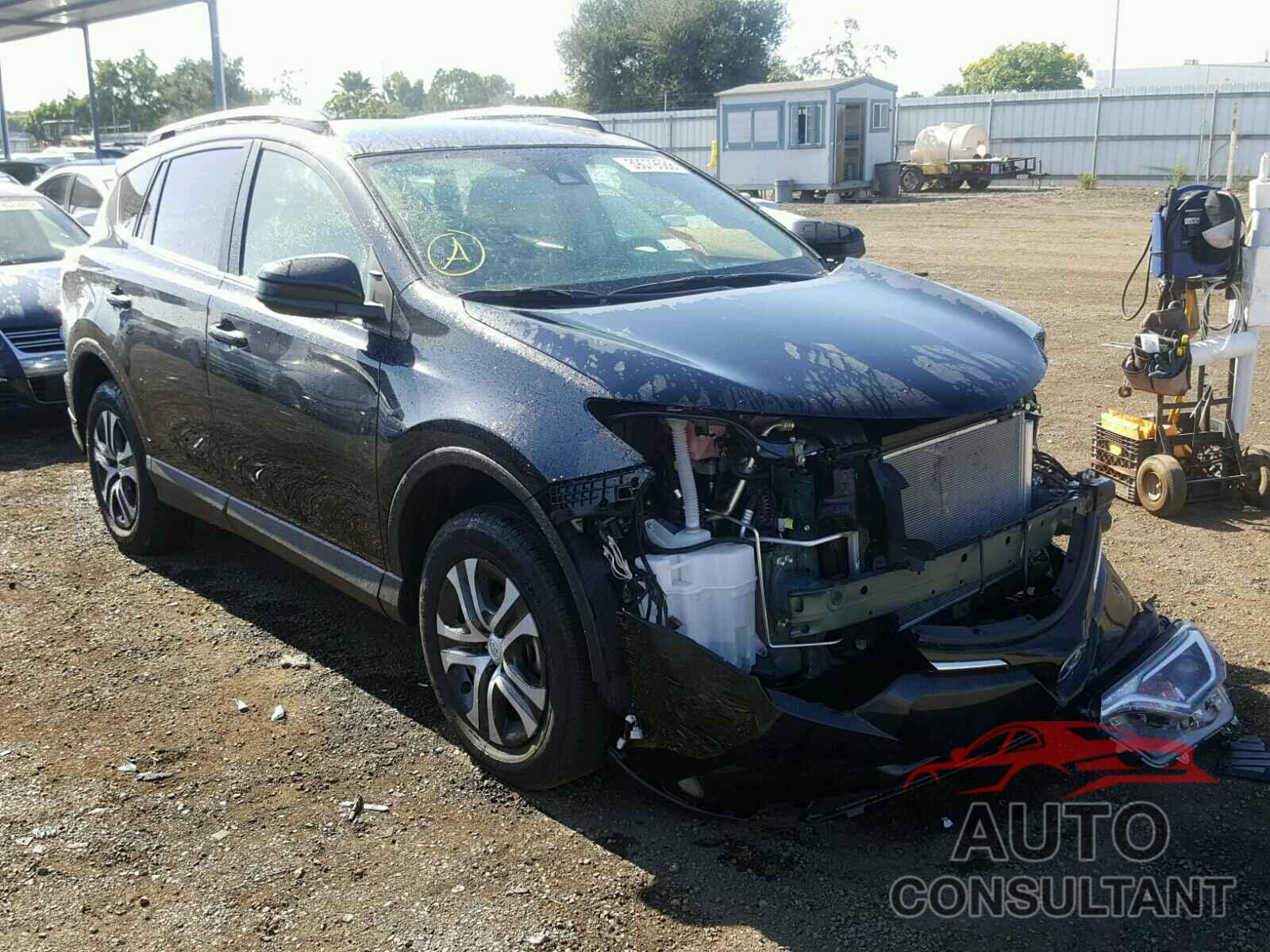 TOYOTA RAV4 LE 2018 - JTMZFREV3JJ724985