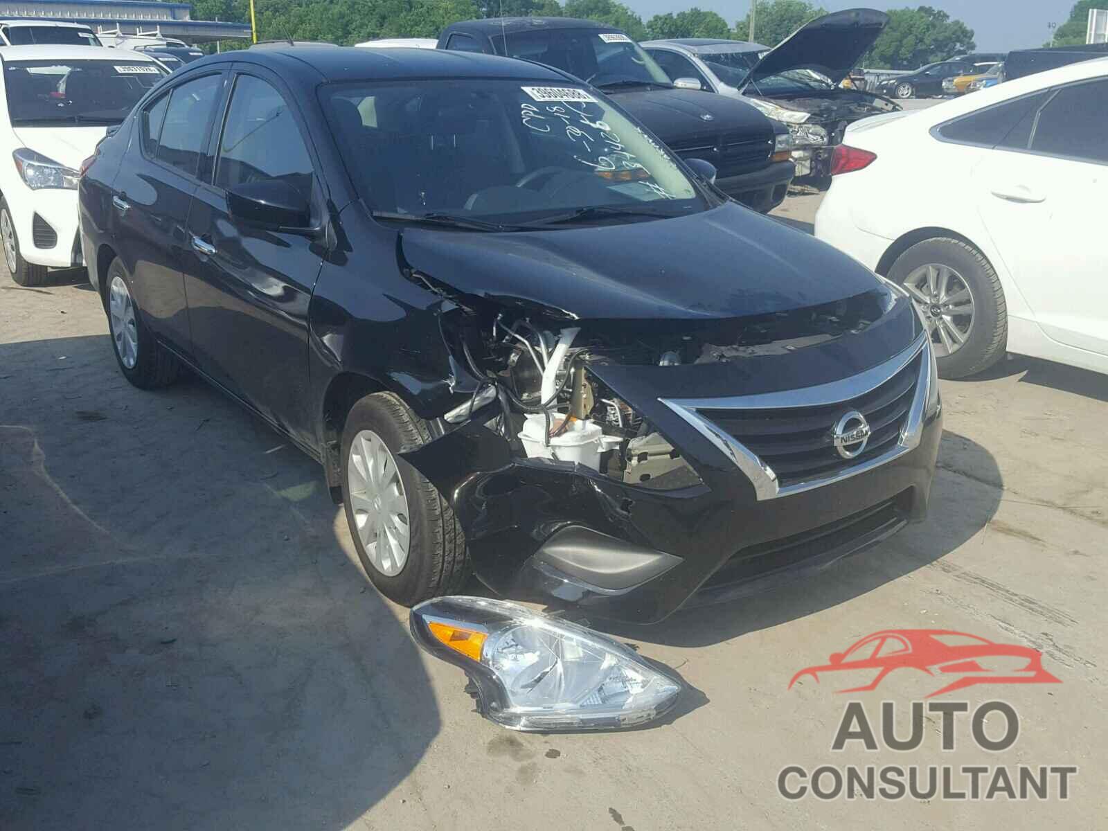 NISSAN VERSA 2017 - 3N1CN7AP3HL819458