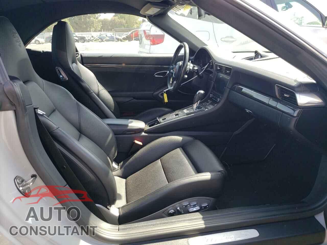 PORSCHE 911 2018 - WP0CD2A93JS162091