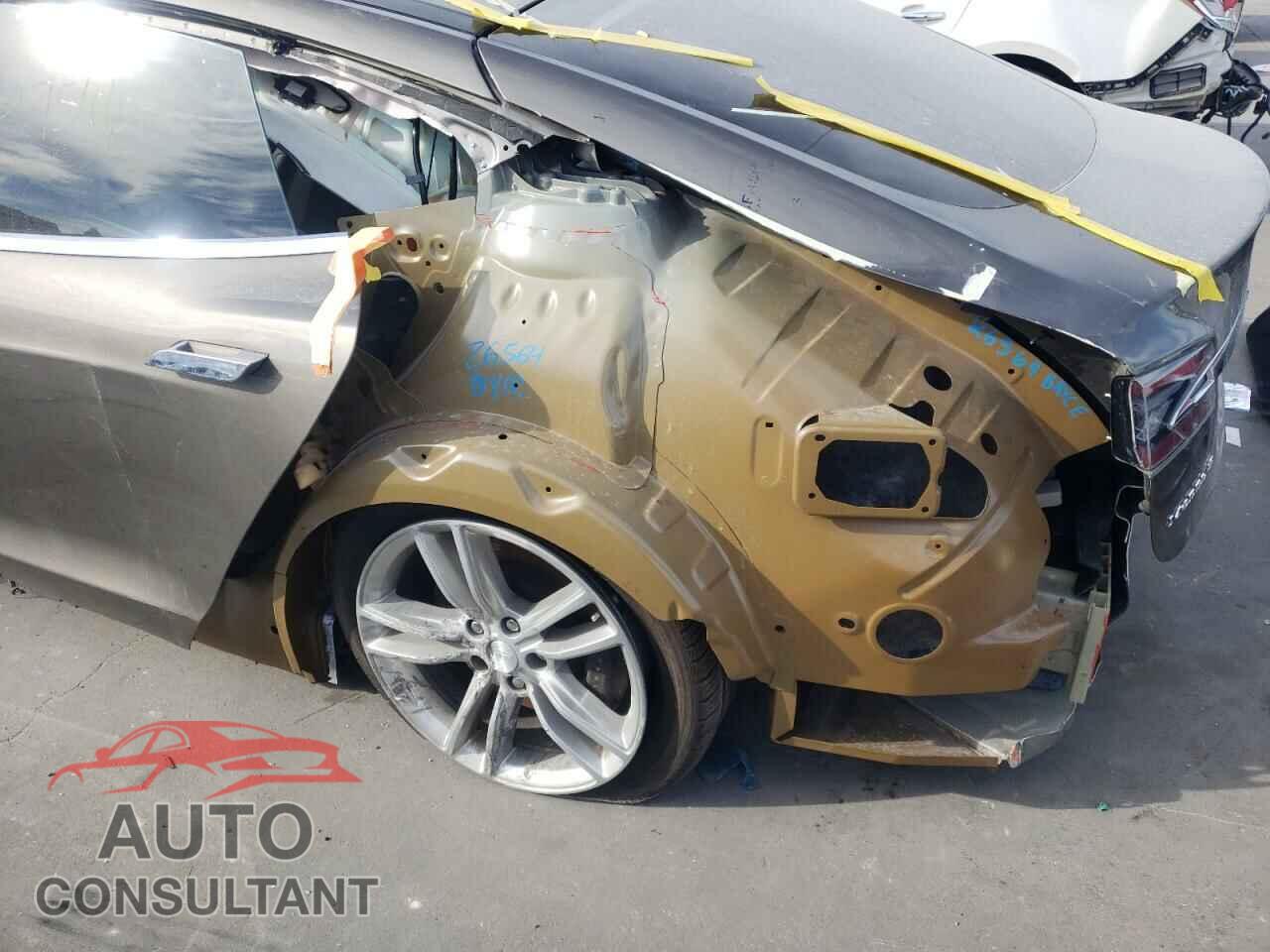 TESLA MODEL S 2016 - 5YJSA1E27GF121951