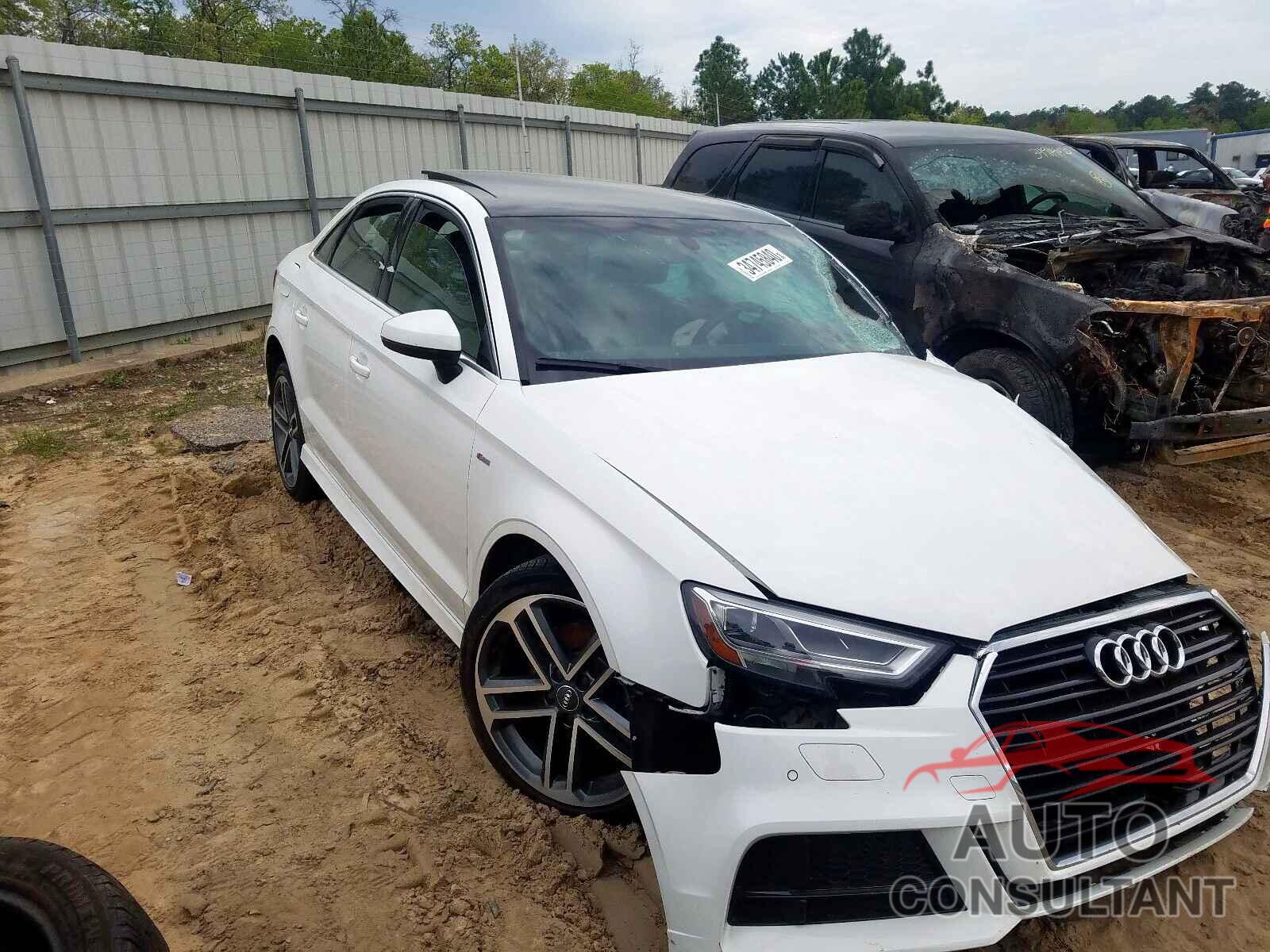 AUDI A3 2019 - WAUGUGFF6K1010985