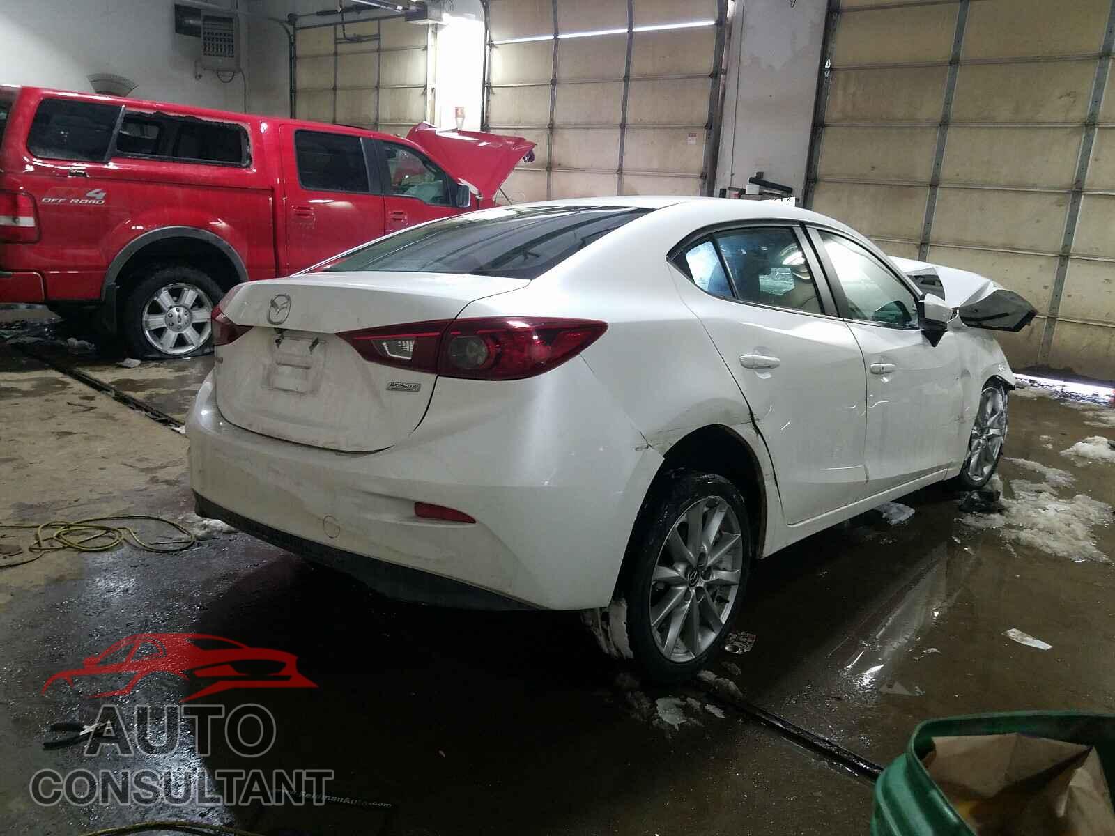 MAZDA 3 2017 - 3MZBN1V73HM108656